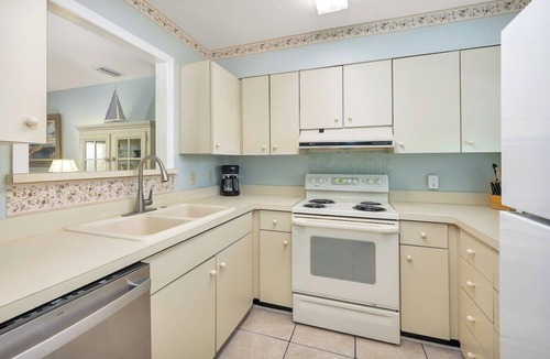 Saint Simons Heights Condo | Harbour Oaks Condo #403