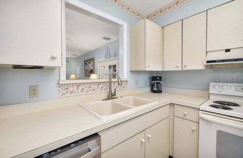 Saint Simons Heights Condo | Harbour Oaks Condo #403