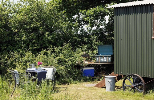 Emsworth Apartment | Harbour Ranch Hut - Rustic Countryside Escape
