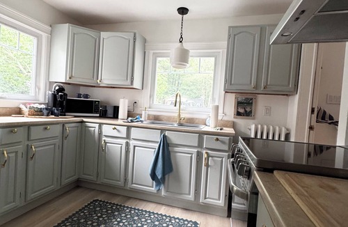 Harbourview House | Harbour side charmer , close to everything!