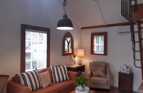 Onehunga Bed & Breakfast | HARBOUR VIEW COTTAGE BOUTIQUE B&B