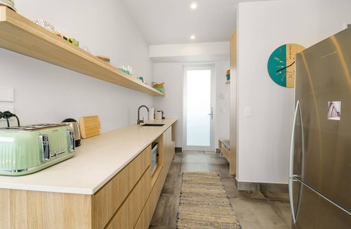 Westmere House | Harbour View - Westmere Holiday Apartment