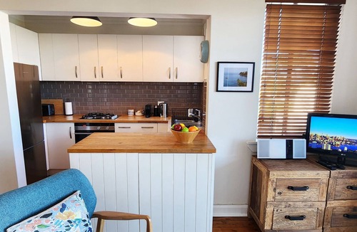 Elizabeth Bay Apartment | Harbourfront Bliss - 2 bedrooms, Parking, Harbour Views