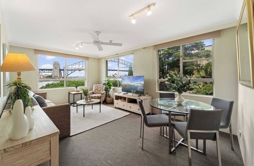 McMahons Point Apartment | Harbourside 10 Summar