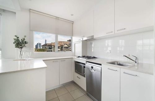 McMahons Point Apartment | Harbourside 32 Summar