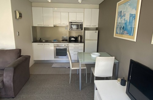 Lavender Bay Apartment | Harbourside 45 spacious affordable studio in Harbourfront location