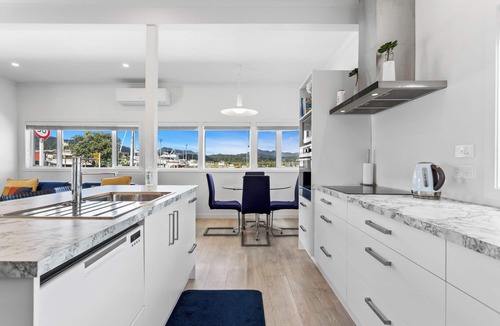 Coromandel House | Harbourside Cottage ~ Luxury Accommodation