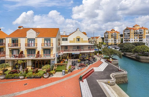 Gulf Harbour Cottage | Harbourside Haven - Whangaparāoa Studio Apartment