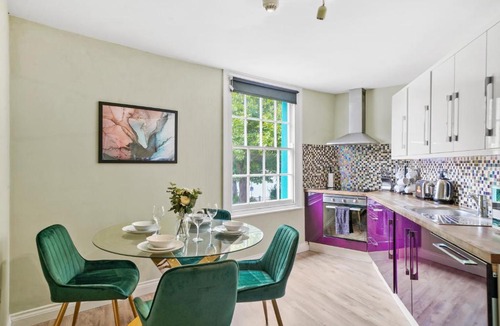 Bristol Floating Harbour Apartment | Harbourside Heaven in Bristol