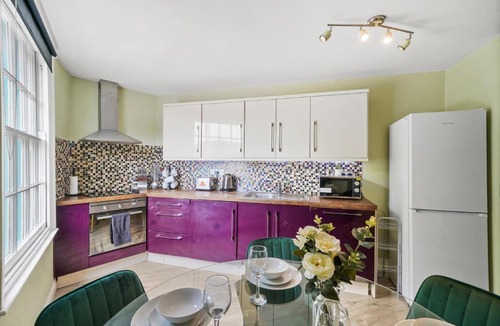 Bristol Floating Harbour Apartment | Harbourside Heaven in Bristol