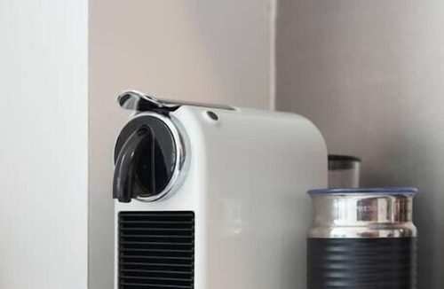 Elizabeth Bay Apartment | Harbourside Style, 2 Bed, A/C, Pool -Elizabeth Bay