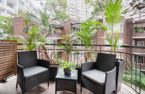 Elizabeth Bay Apartment | Harbourside Style, 2 Bed, A/C, Pool -Elizabeth Bay