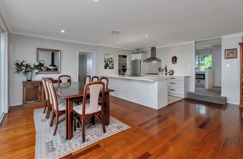 One Tree Point House | Harbourside Views - One Tree Point Holiday Home