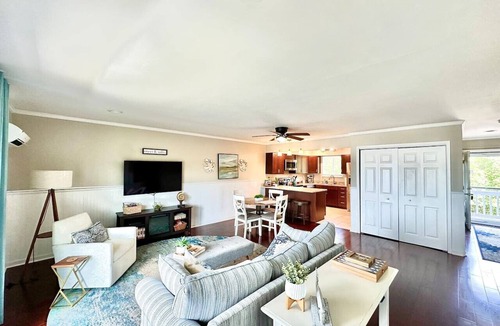 Fairfield Harbour Condo | Harbourview Hideaway Marina-view; Fairfield Harbor