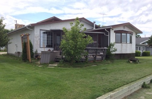 Gimli Cottage | Harbourview House - Gimli, Manitoba, Canada