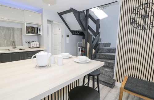 Borth-y-Gest Cottage | Harbwr Hideaway