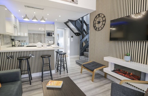 Borth-y-Gest Cottage | Harbwr Hideaway