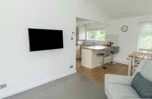 Heligan House | Harcombe House Bungalow 1