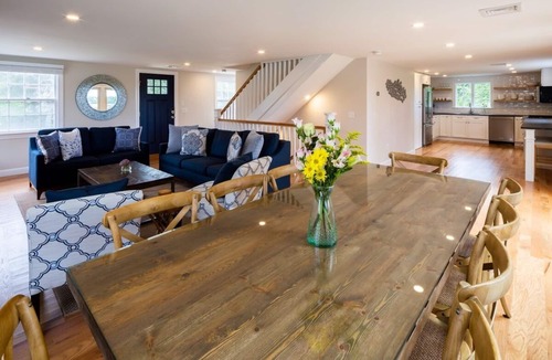 West Chatham House | Hardings Hideaway: 020-C Renovated Chatham Beach House with Views