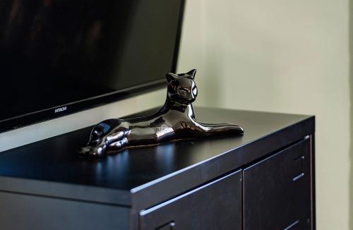 West Putney Apartment | Hardwood Home