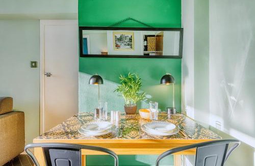 West Putney Apartment | Hardwood Home