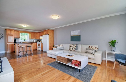 Pointe-du-Chene House | Hardys beach house