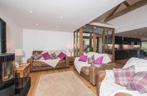 Dulverton House | Harewood Barn