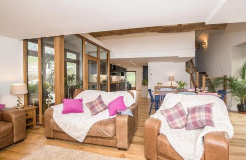 Dulverton House | Harewood Barn