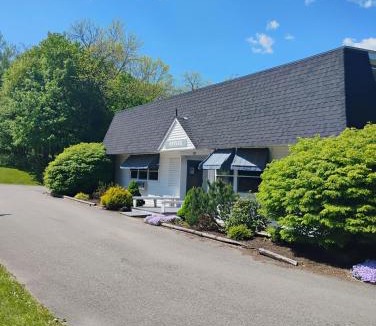 Rockport Hotel | Harkness Brook Inn