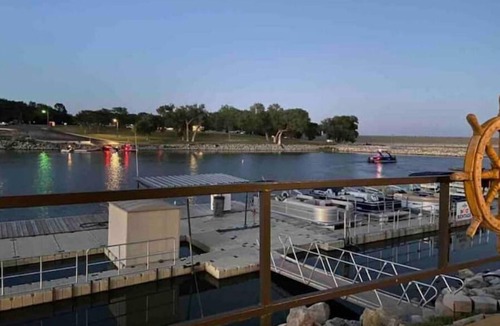 Republican City House | Harlan County Lake Retreat