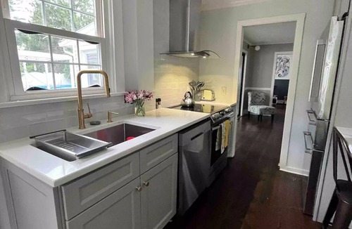 Norwichtown House | Harland Haven - 4BR Home w/Pooln