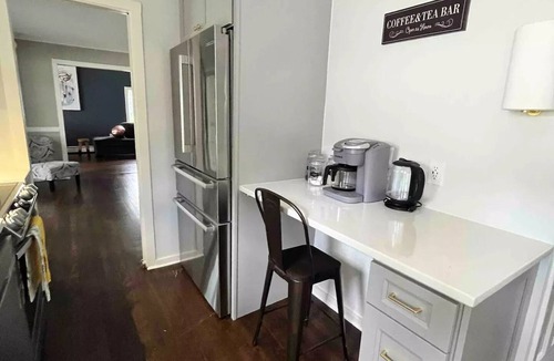 Norwichtown House | Harland Haven - 4BR Home w/Pooln