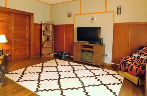 Rushville Apartment | Harley Davidson Roadhouse near Breweries, FLX