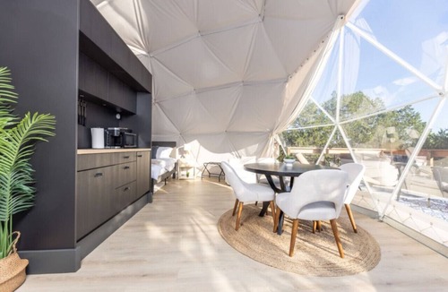 Fredericksburg Apartment | Harmonia Dome with KingBed and HotTub