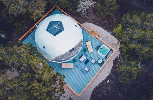 Fredericksburg Apartment | Harmonia Dome with KingBed and HotTub