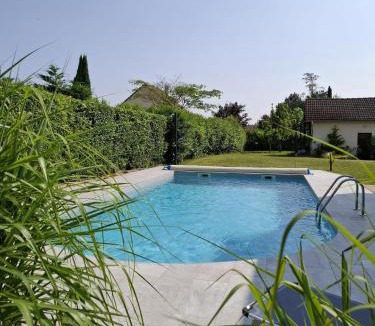 Farges les Chalon Apartment | Harmonie Apartments - Pool & Free Parking, 5 min A6 & Chalon sur Saone