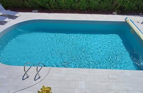 Farges les Chalon Apartment | Harmonie Apartments - Pool & Free Parking, 5 min A6 & Chalon sur Saone