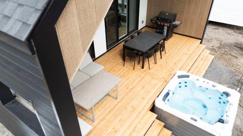 Pont-Rouge Ski Chalet | Harmonie Modern Forest Retreat Spa & Serenity