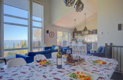 Saint-Joseph-de-la-Rive Ski Chalet | Harmonie Private Spa & St-Lawrence View