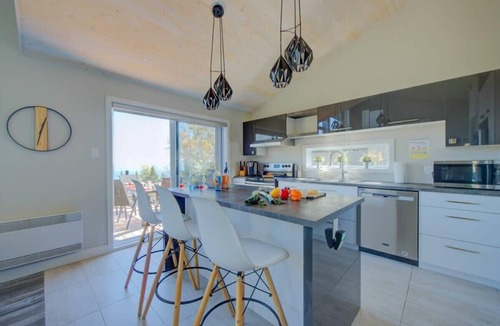 Saint-Joseph-de-la-Rive Ski Chalet | Harmonie Private Spa & St-Lawrence View