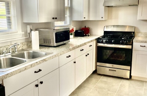 Columbus House | Harmonious and inviting home- 3 bed, 2 bath ranch