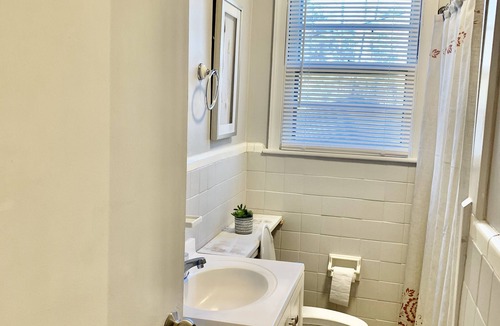 Columbus House | Harmonious and inviting home- 3 bed, 2 bath ranch