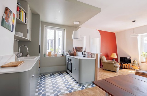 Plaisance Apartment | Harmonious Hues, by Veeve