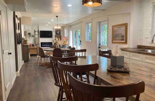Knoxville House | Harmony Basement · Lovely Space for a Getaway- 10 minutes to DT Knox
