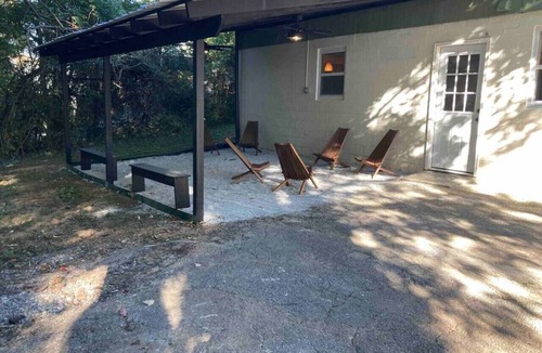 Knoxville House | Harmony Basement · Lovely Space for a Getaway- 10 minutes to DT Knox