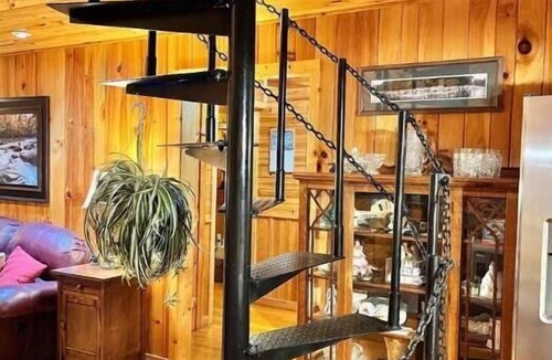 Green Mountain Cabin | Harmony Hollow -5bd Rustic Cabin