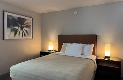Beaumont Hotel | Harmony Inn and Suites