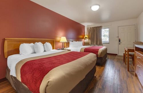 Valentine Hotel | Harmony Inn & Suites
