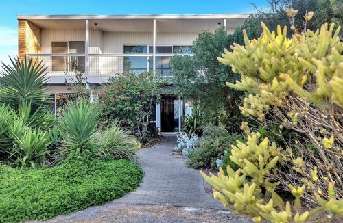 Port Willunga House | Harmony Lodge A Cheerful Beachside Refresh