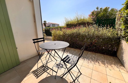 La Flotte Apartment | Harmony, new apartment with heated pool